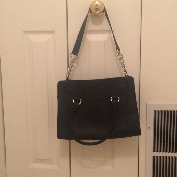 Beautiful Michael Kors Hamilton purse - Picture 2 of 7